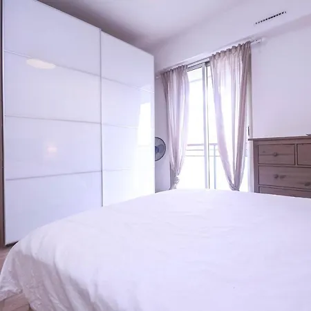 Madras Furnished Flat * Антиб
