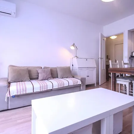 Madras Furnished Flat Апартаменты Антиб